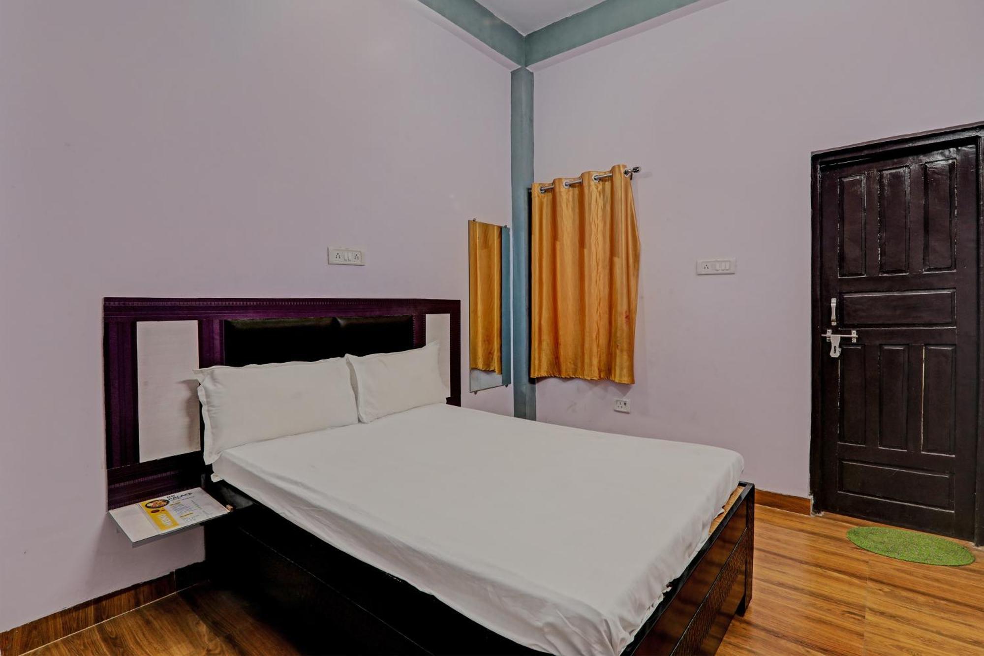 Oyo Hotel Crown ลัคเนา ภายนอก รูปภาพ