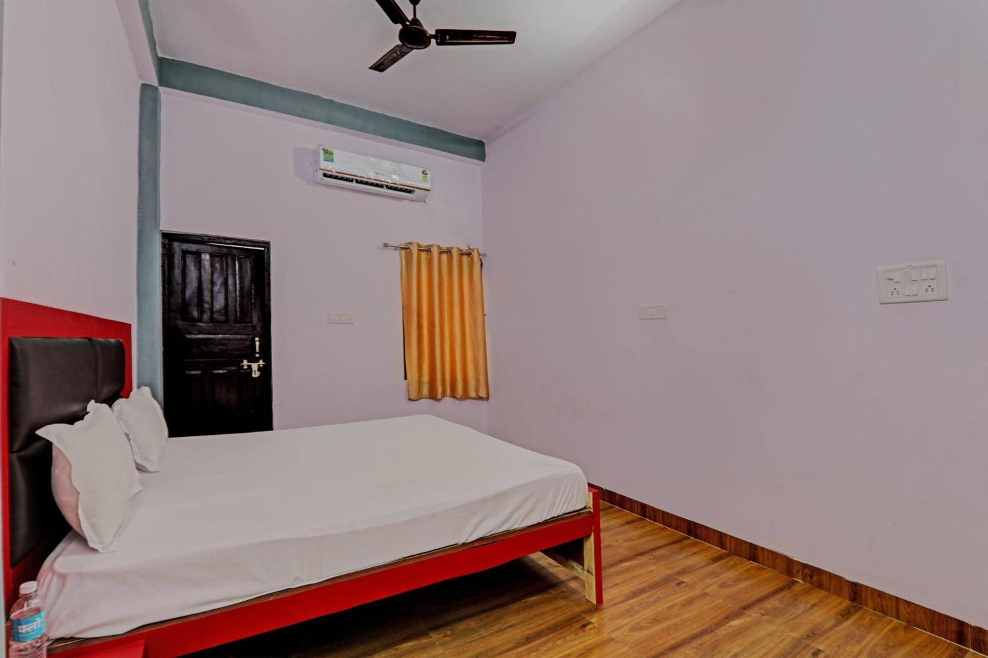 Oyo Hotel Crown ลัคเนา ภายนอก รูปภาพ