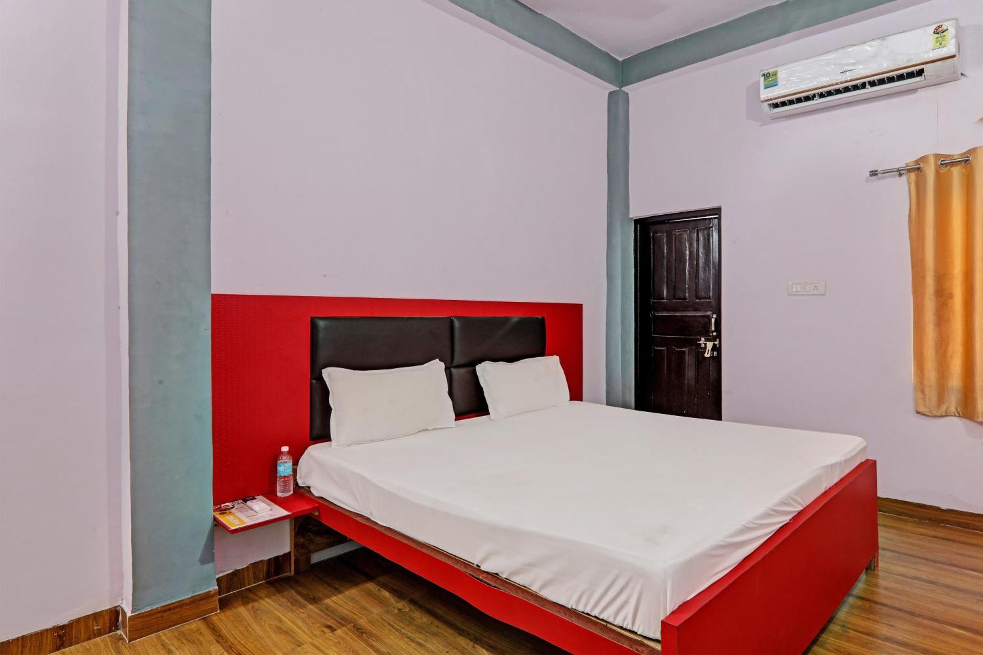 Oyo Hotel Crown ลัคเนา ภายนอก รูปภาพ